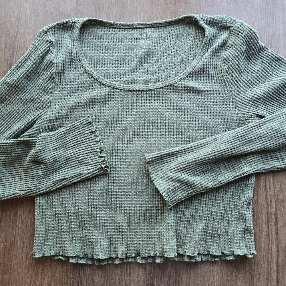 American Eagle Outfitters Green Waffle Knit Long Sleeve Crop Top